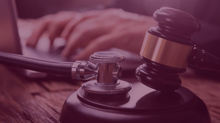 Conheça as 5 maiores causas da Judicialização da Medicina Conheça as 5 maiores causas da Judicialização da Medicina
