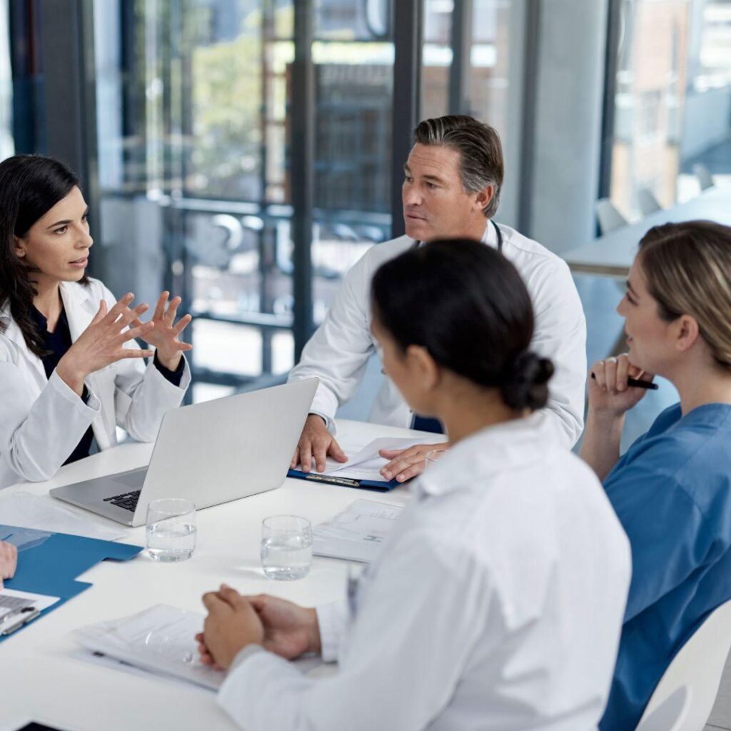Proteção jurídica para médicos(as).